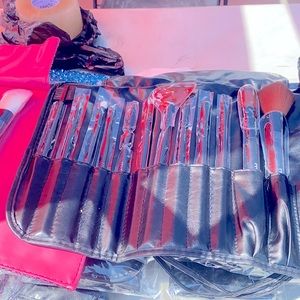 We have these two color make up brushes pink and black mesh it’s a brand